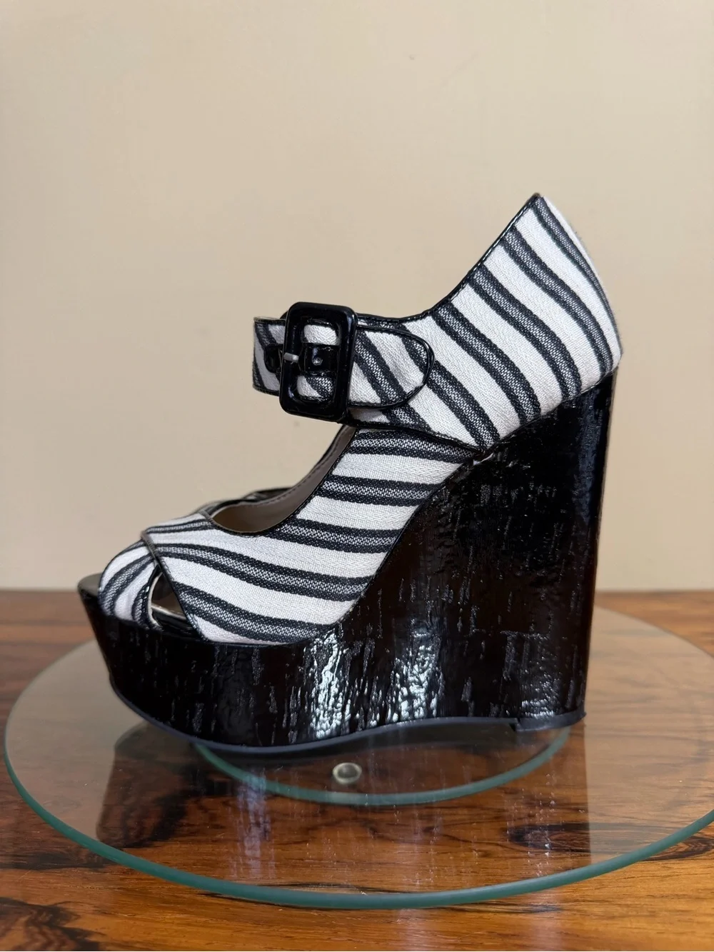 Saks Fifth Avenue Mary Jane platform wedges in size 5